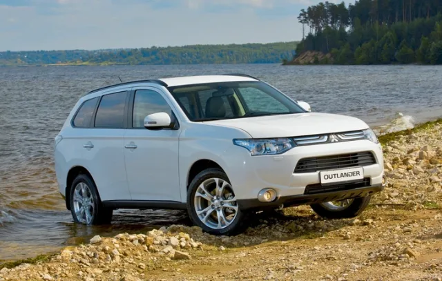 Mitsubishi Outlander. Інструмент