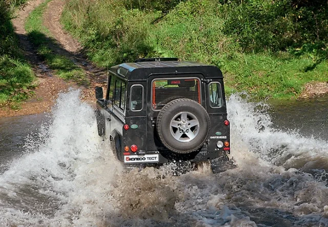 Land Rover Defender 90. Старый знакомый