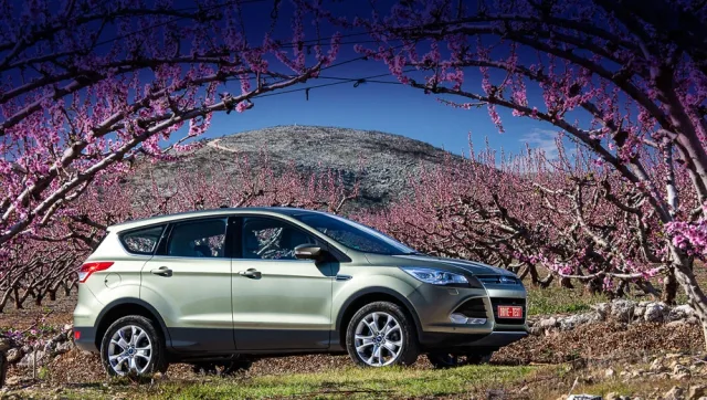 We are tracking the trajectory of an arrow named Ford Kuga second generation