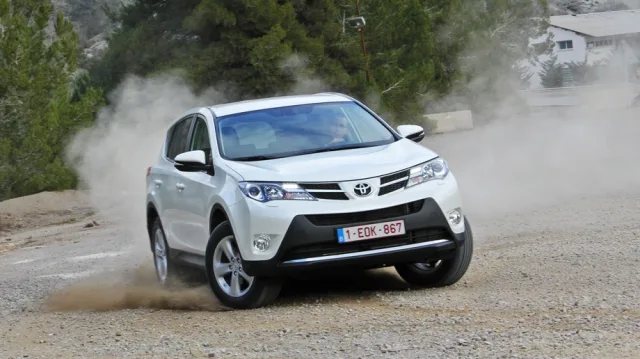 Констатуємо зміну статі у кросовера Toyota RAV4