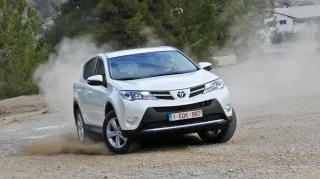Констатуємо зміну статі у кросовера Toyota RAV4