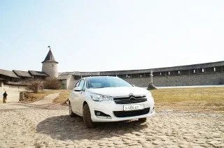 Тест Citroen C4 седан в России