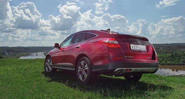 Дивимось, на що сподіваються японці з моделлю Honda Crosstour
