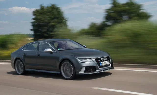 Бьём рекорды скорости за рулём Audi RS7 Sportback