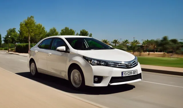 Разбираем седан Toyota Corolla на детали под солнцем Майорки