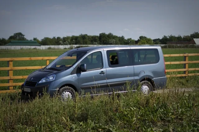 Тест Peugeot Expert Tepee: всіх своїх вожу з собою