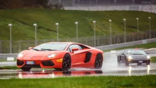 Плаваем по Moscow Raceway в купе Lamborghini Aventador и Gallardo