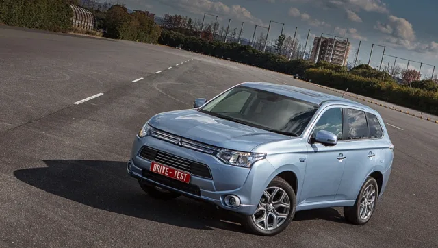 Готуємося до пришестя гібрида Mitsubishi Outlander PHEV