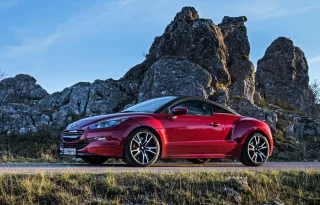 Бьём рекорды за рулём мощного купе Peugeot RCZ R