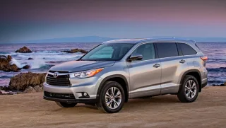 Фіксуємо якісний стрибок кросовера Toyota Highlander