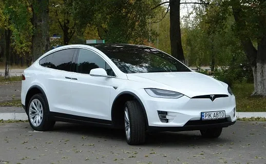Тест-драйв Tesla Model X: знакомимся с самым быстрым кроссовером