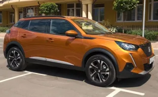 Тест-драйв нового Peugeot 2008. Что лучше – бензин или дизель?