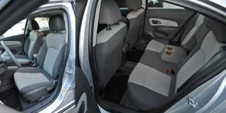 Дизайнбургер. По какому рецепту приготовлен седан Chevrolet Cruze?