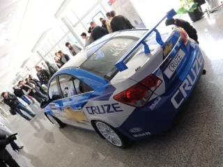 Дизайнбургер. По какому рецепту приготовлен седан Chevrolet Cruze?