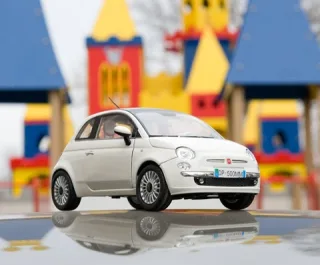 Игрушка. впадаем в детство с ретрохэтчбеком Fiat 500