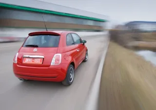 Игрушка. впадаем в детство с ретрохэтчбеком Fiat 500