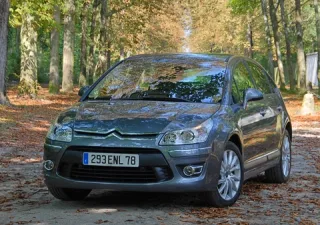 Пора продавать. Узнаём, как обновлённый Citroen C4 собирается завоевать Россию