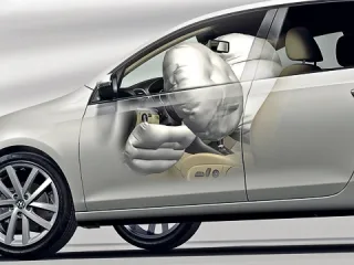 Slave of the lamp. We rub a new Volkswagen Golf from all sides