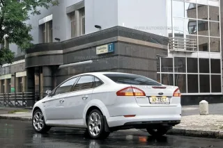 Важкий міст. Citroen C5, Ford Mondeo, Volkswagen Passat