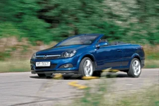 Windy. Ford Focus Coupe-Cabriolet, Opel Astra TwinTop, Volkswagen Eos and Volvo C70