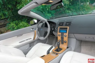 Windy. Ford Focus Coupe-Cabriolet, Opel Astra TwinTop, Volkswagen Eos and Volvo C70