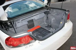 Windy. Ford Focus Coupe-Cabriolet, Opel Astra TwinTop, Volkswagen Eos and Volvo C70