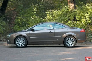 Windy. Ford Focus Coupe-Cabriolet, Opel Astra TwinTop, Volkswagen Eos and Volvo C70