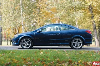 Windy. Ford Focus Coupe-Cabriolet, Opel Astra TwinTop, Volkswagen Eos and Volvo C70