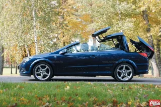 Windy. Ford Focus Coupe-Cabriolet, Opel Astra TwinTop, Volkswagen Eos and Volvo C70