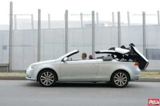 Windy. Ford Focus Coupe-Cabriolet, Opel Astra TwinTop, Volkswagen Eos and Volvo C70