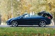 Windy. Ford Focus Coupe-Cabriolet, Opel Astra TwinTop, Volkswagen Eos and Volvo C70