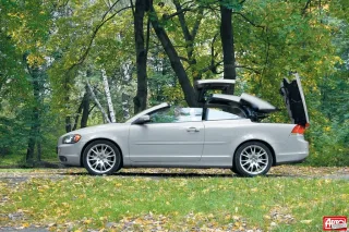 Windy. Ford Focus Coupe-Cabriolet, Opel Astra TwinTop, Volkswagen Eos and Volvo C70