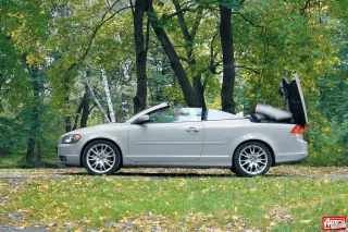 Windy. Ford Focus Coupe-Cabriolet, Opel Astra TwinTop, Volkswagen Eos and Volvo C70