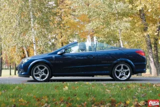 Windy. Ford Focus Coupe-Cabriolet, Opel Astra TwinTop, Volkswagen Eos and Volvo C70
