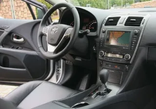 Toyota Avensis. Новий, як і раніше