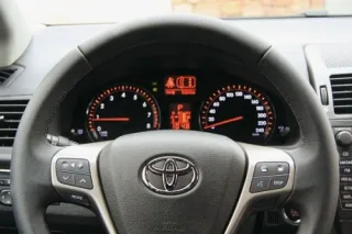 Toyota Avensis. Новий, як і раніше