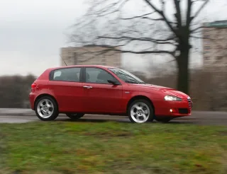 Alfa Romeo 147: Alfaзависимость