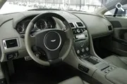 Aston Martin V8 Vantage: Бонд, Джеймс Бонд
