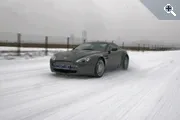 Aston Martin V8 Vantage: Бонд, Джеймс Бонд