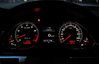 Тест-драйв Audi RS6: Білий шум