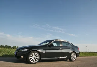 Тест-драйв BMW 330i xDrive: володар дороги