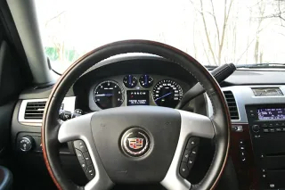 Cadillac Escalade: Ярмарок хрому
