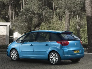 Citroen С4 Picasso: пейзаж у сонячних тонах