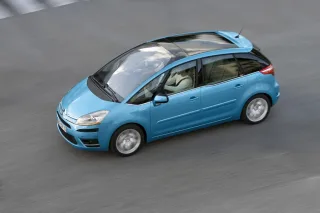 Citroen С4 Picasso: пейзаж у сонячних тонах