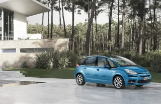 Citroen С4 Picasso: пейзаж у сонячних тонах