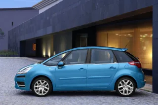 Citroen С4 Picasso: пейзаж у сонячних тонах