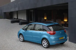 Citroen С4 Picasso: пейзаж у сонячних тонах