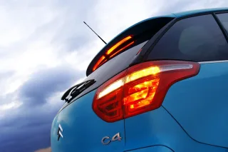 Citroen С4 Picasso: пейзаж у сонячних тонах