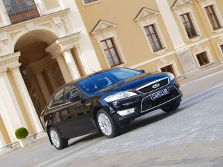 Ford Mondeo: Oval sun