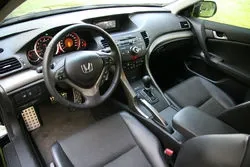 Тест-драйв Honda Accord: преміум у маси